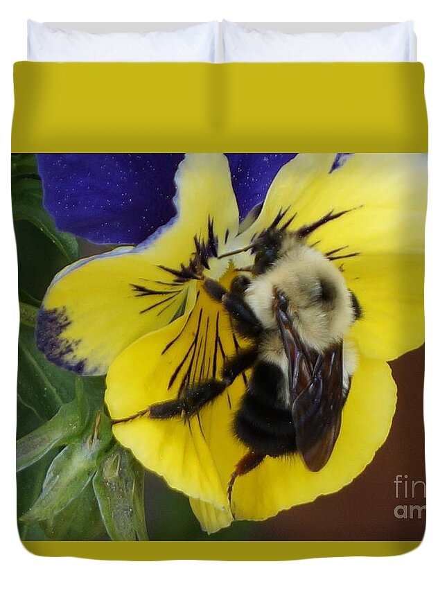 Bee Duvet Cover featuring the photograph Yum Yum by Maxine Billings