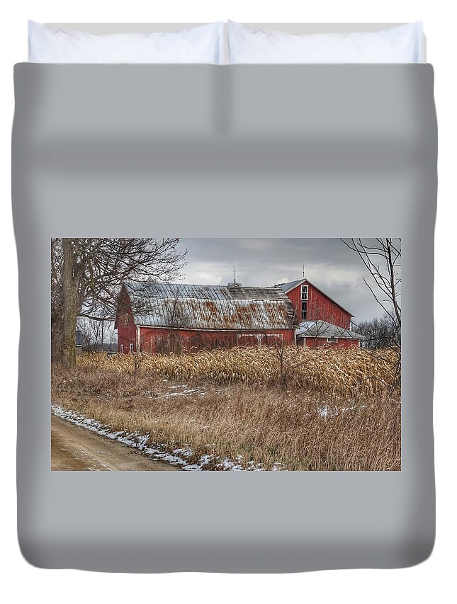Barn Duvet Cover featuring the photograph 0248 - Edward Road Reds by Sheryl L Sutter