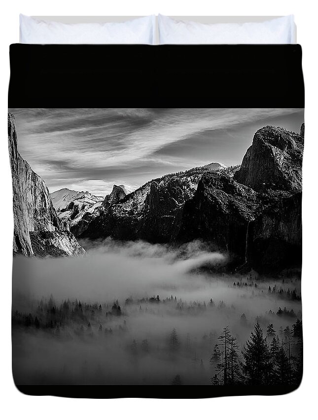 Black And White Duvet Cover featuring the photograph Fog in Yosemite #1 by Jon Glaser
