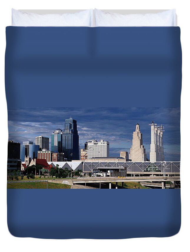 Panoramic Duvet Cover featuring the photograph Kansas City Skyline, Missouri #1 by Jeremy Woodhouse