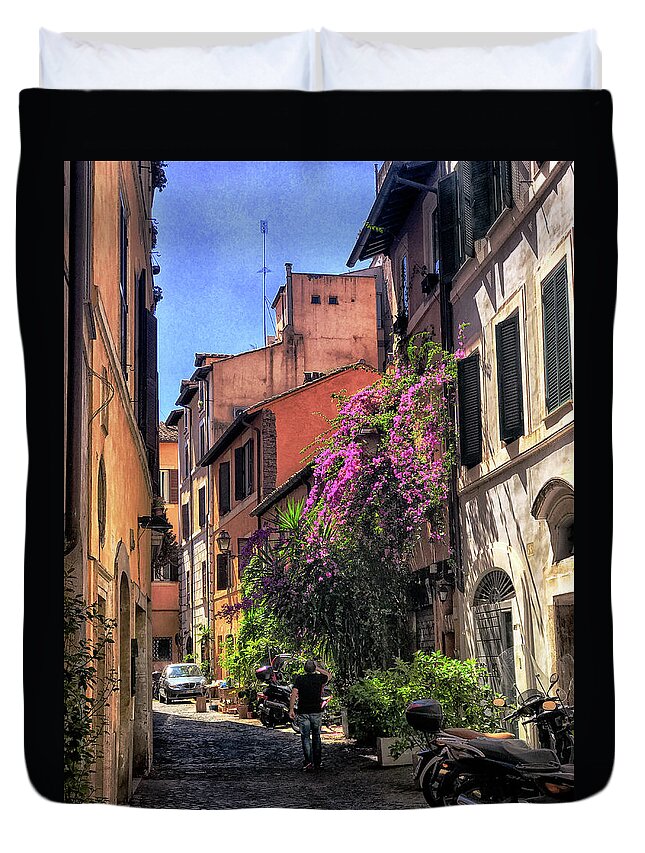 Italia Photographer Duvet Cover featuring the photograph Photographer #1 by Joseph Yarbrough