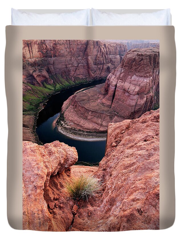 Scenics Duvet Cover featuring the photograph Twilight Landscape Of Horseshoe Bend #1 by Rezus