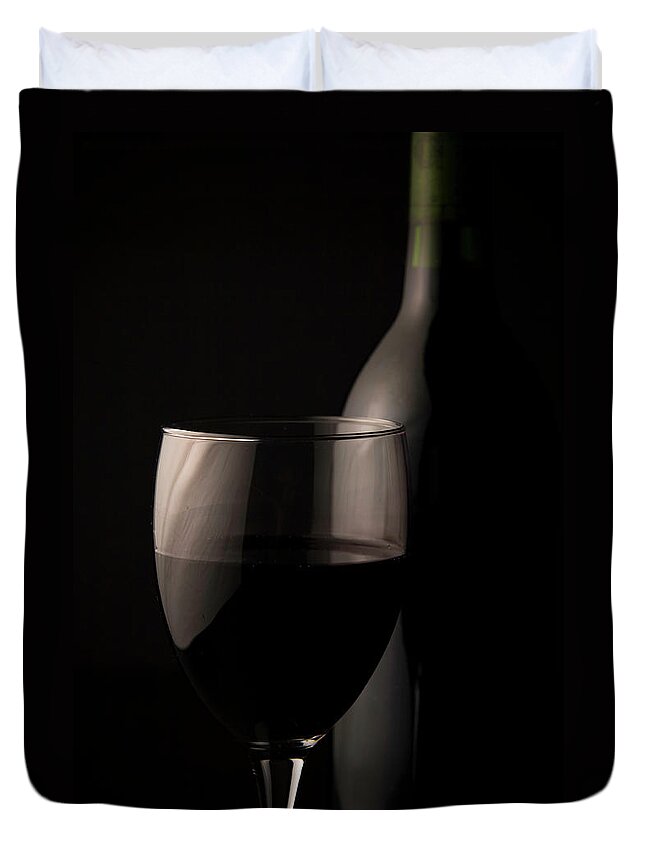 Alcohol Duvet Cover featuring the photograph Vino #1 by Halbergman