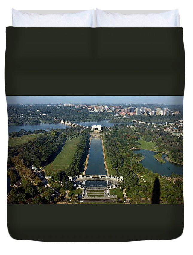 Lincoln Duvet Cover featuring the painting Lincoln Memorial #3 by Carol Highsmith