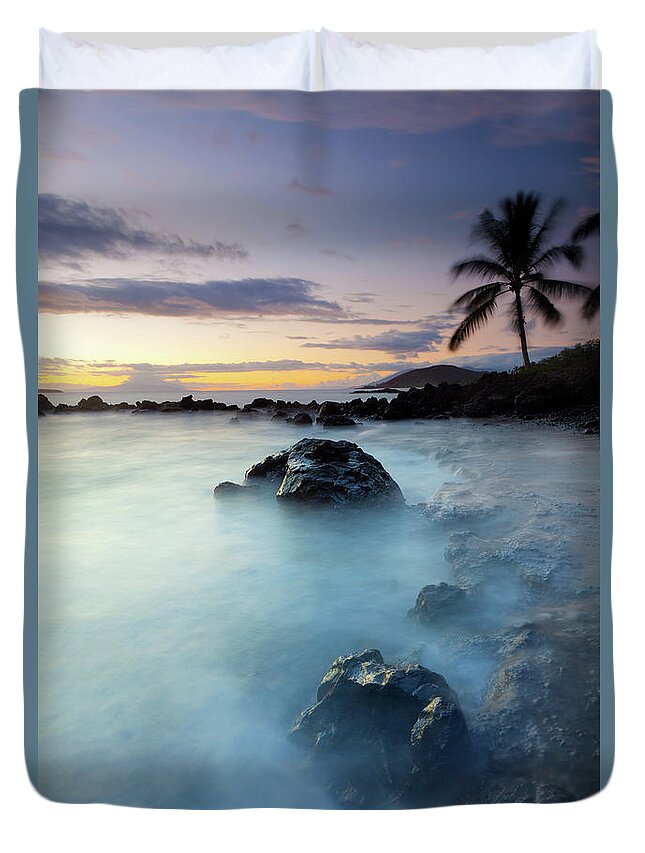 Water's Edge Duvet Cover featuring the photograph Idylic Maui Coastline - Hawaii #6 by Wingmar