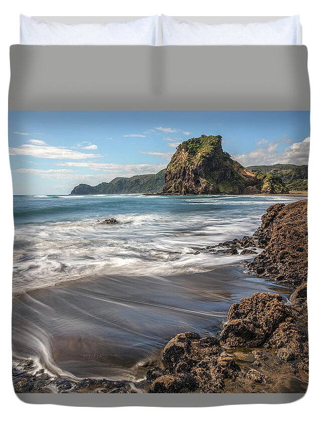 Piha Beach Duvet Cover featuring the photograph Piha Beach - New Zealand #6 by Joana Kruse