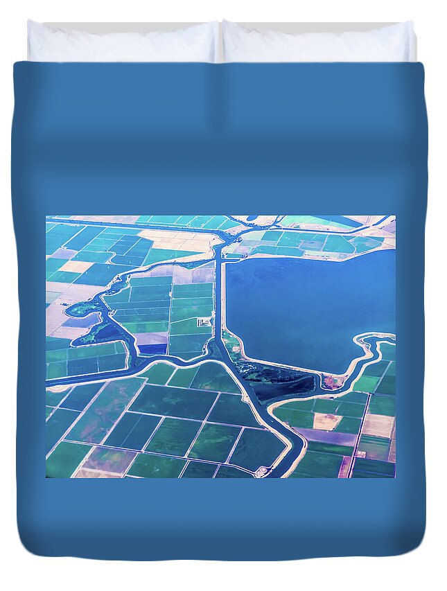 Tranquility Duvet Cover featuring the photograph Aerial View Of Clifton Court Forebay by Jialiang Gao