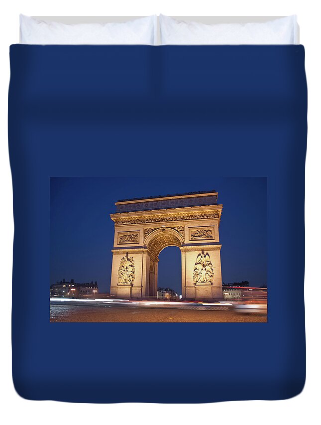 Arch Duvet Cover featuring the photograph Arc De Triomphe, Paris, France by David Min