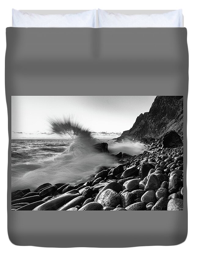 Wave Duvet Cover featuring the photograph Artistic wave by Hans Partes