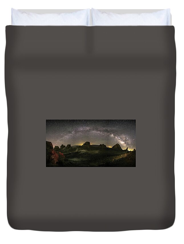 Desert Duvet Cover featuring the photograph Astroscapes 11 by Ryan Weddle