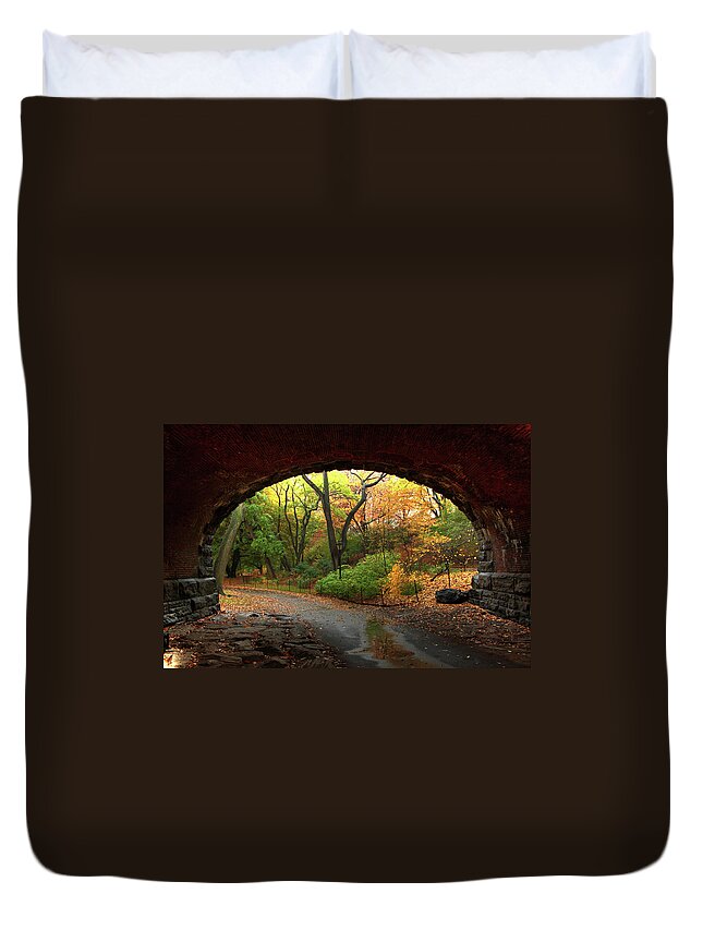 Arch Duvet Cover featuring the photograph Autumn Fall In Central Park by Ahmad Abdul-karim Photography