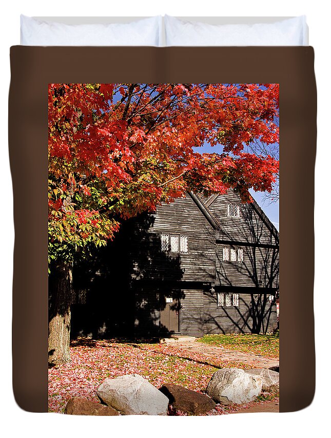 Salem Duvet Cover featuring the photograph Autumn in Salem by Jeff Folger