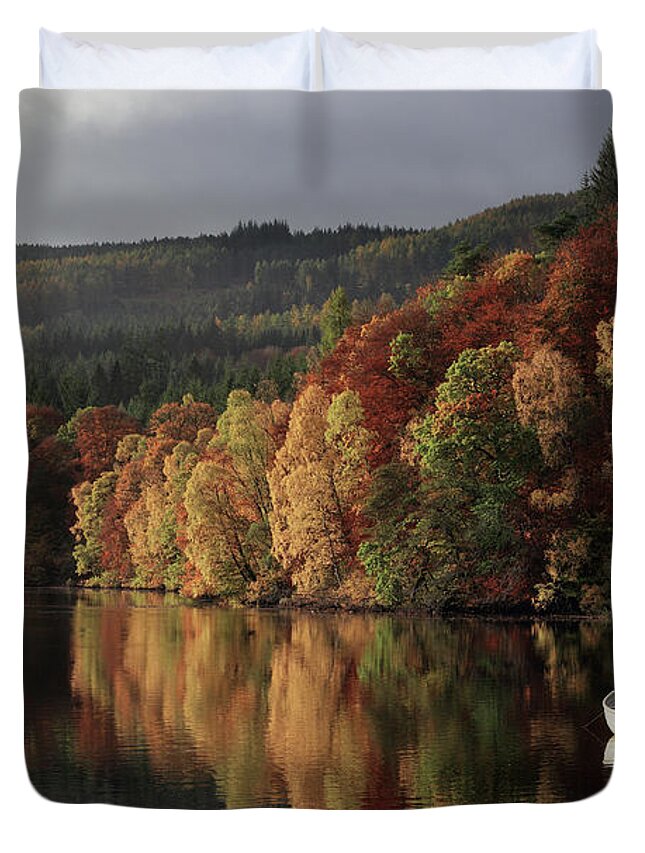 Autumn Duvet Cover featuring the photograph Autumn Morning by Grant Glendinning