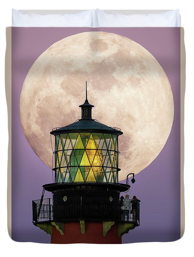 Jupiter Lighthouse Duvet Cover featuring the digital art Big Moon Rise Jupiter Lighthouse by Kim Seng