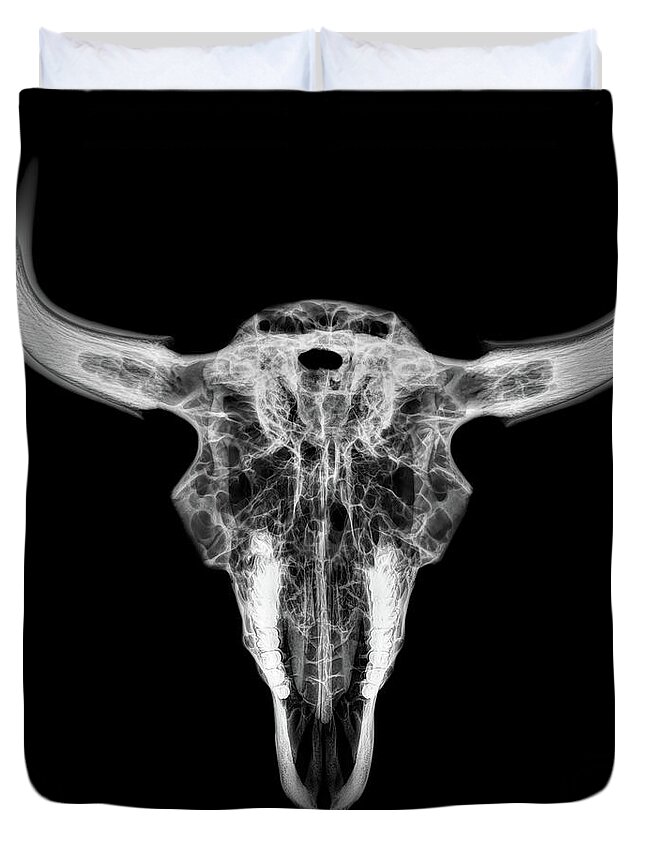 Kansas Duvet Cover featuring the photograph Bison skull x-ray 01bw by Rob Graham