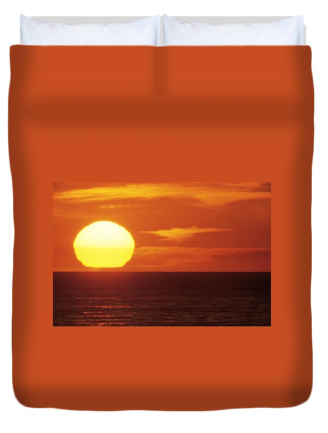 Tranquility Duvet Cover featuring the photograph Bkgd075 Sunset Over The Pacific by Mitch Diamond
