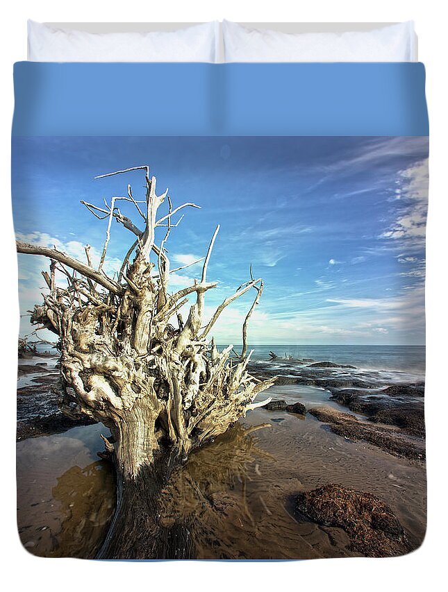 Ocean Duvet Cover featuring the photograph Black Rock Find by Robert Och