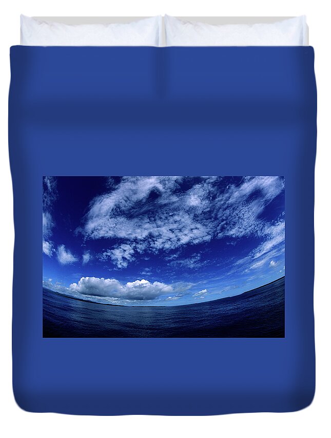 Curve Duvet Cover featuring the photograph Blue Horizon Abstract by Tammy616