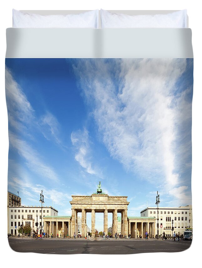 Berlin Duvet Cover featuring the photograph Brandenburg Gate, Backview by Tomml