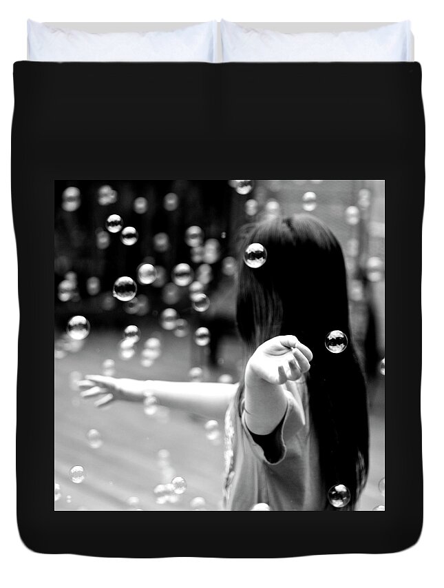 Hand Raised Duvet Cover featuring the photograph Bubbles Around Girl by Ray Sandusky / Brentwood, Tn