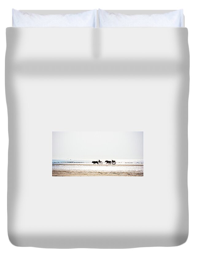 Working Animal Duvet Cover featuring the photograph Buffalo Race On The Ocean Shore by Khabarov
