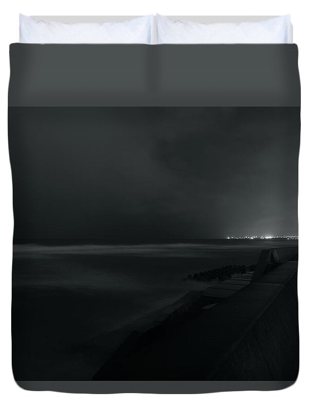 Sea Wall Duvet Cover featuring the photograph BW Storm Chasing by Eric Hafner