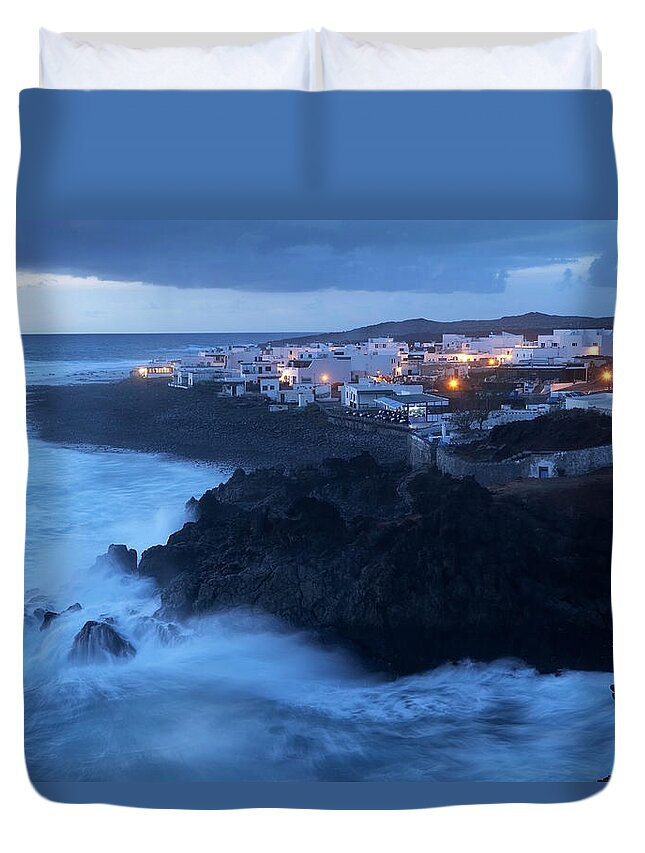 Water's Edge Duvet Cover featuring the photograph Canary Islands, Lanzarote, El Golfo by Wilfried Krecichwost