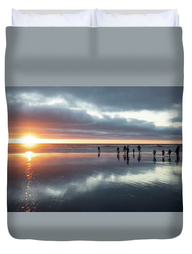 Sunset Duvet Cover featuring the photograph Clam Tide by Jeanette Mahoney