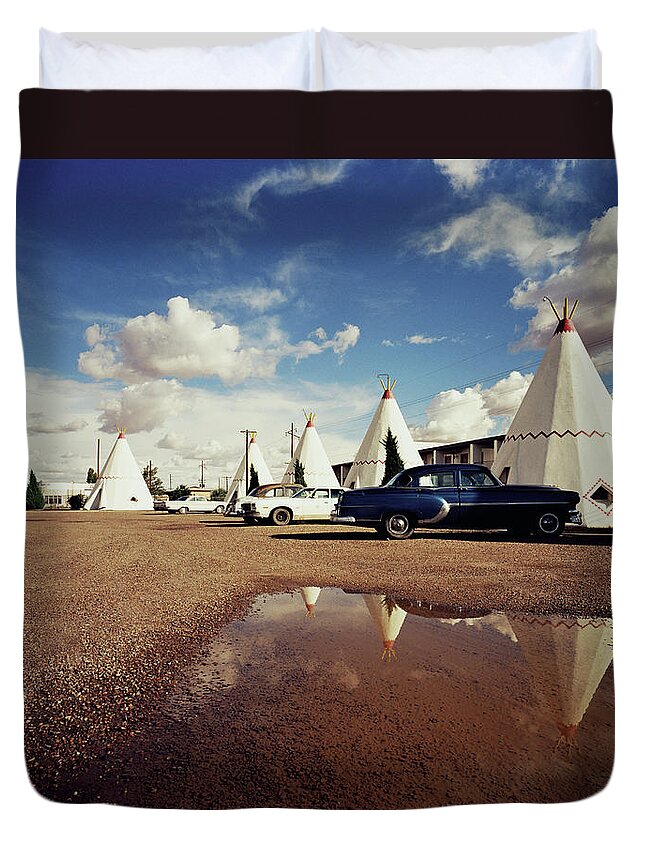 Wigwam Duvet Cover featuring the photograph Classic Cars Parked By Wigwams In Motel by Gary Yeowell