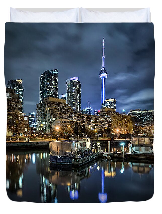 Tranquility Duvet Cover featuring the photograph Cn Tower And Toronto Skyline From by Hugociss