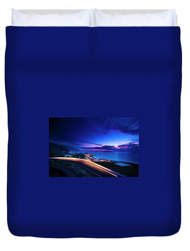 Water's Edge Duvet Cover featuring the photograph Coastline After Sunset by Schroptschop