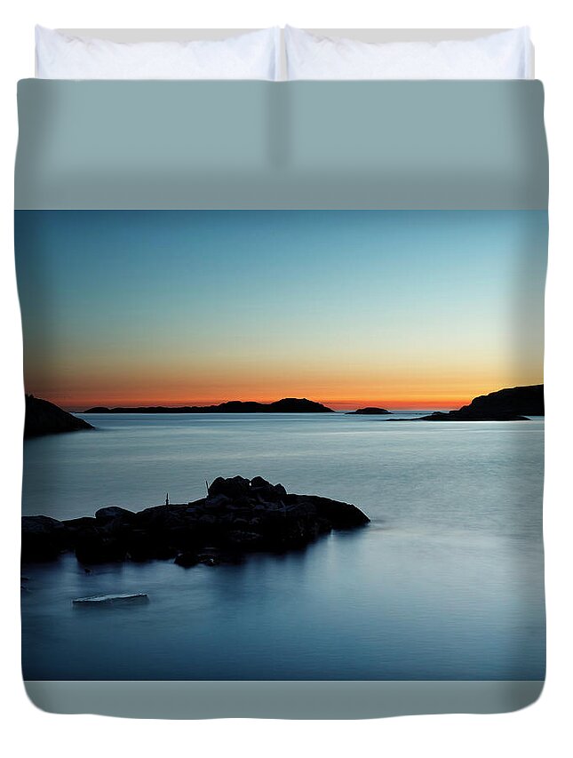 Scenics Duvet Cover featuring the photograph Colorful Evening by Håkon Kjøllmoen Photography