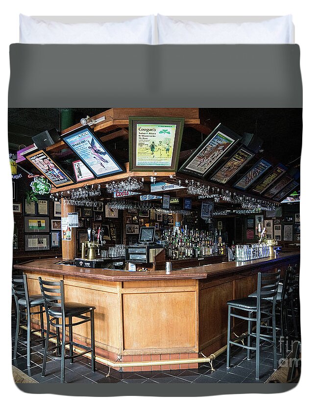 Pub Duvet Cover featuring the photograph Coogan's by Cole Thompson