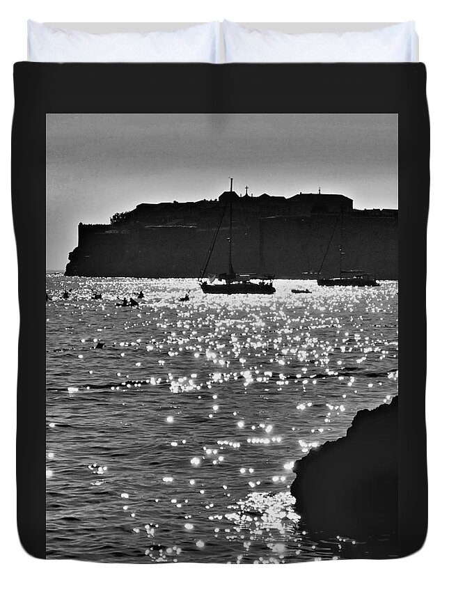 Bay Duvet Cover featuring the photograph Daylight Fading by Tom Johnson