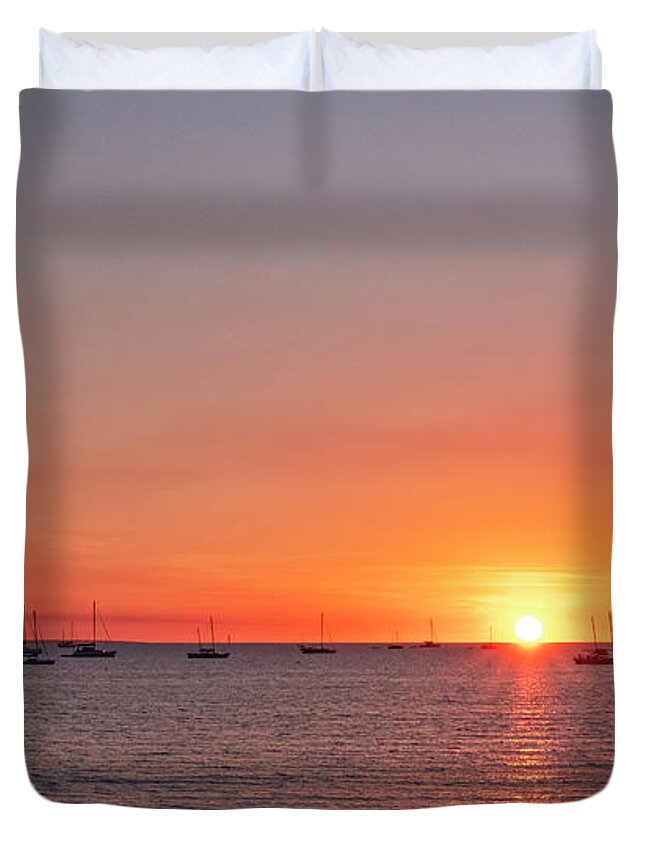 Sunset Duvet Cover featuring the photograph Days End by Catherine Reading