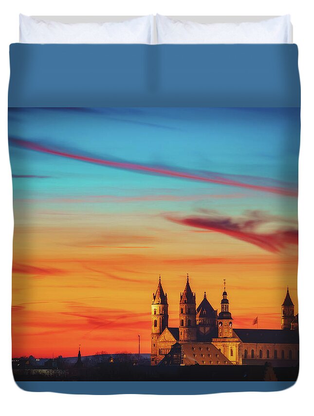 Worms Duvet Cover featuring the photograph Dom St. Peter zu Worms during Dusk by Marc Braner