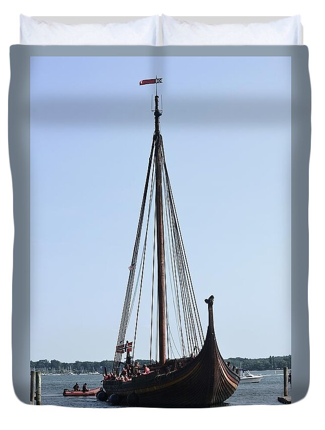 Sailing Duvet Cover featuring the photograph Draken Harald Harfagre 3 by Eileen Brymer