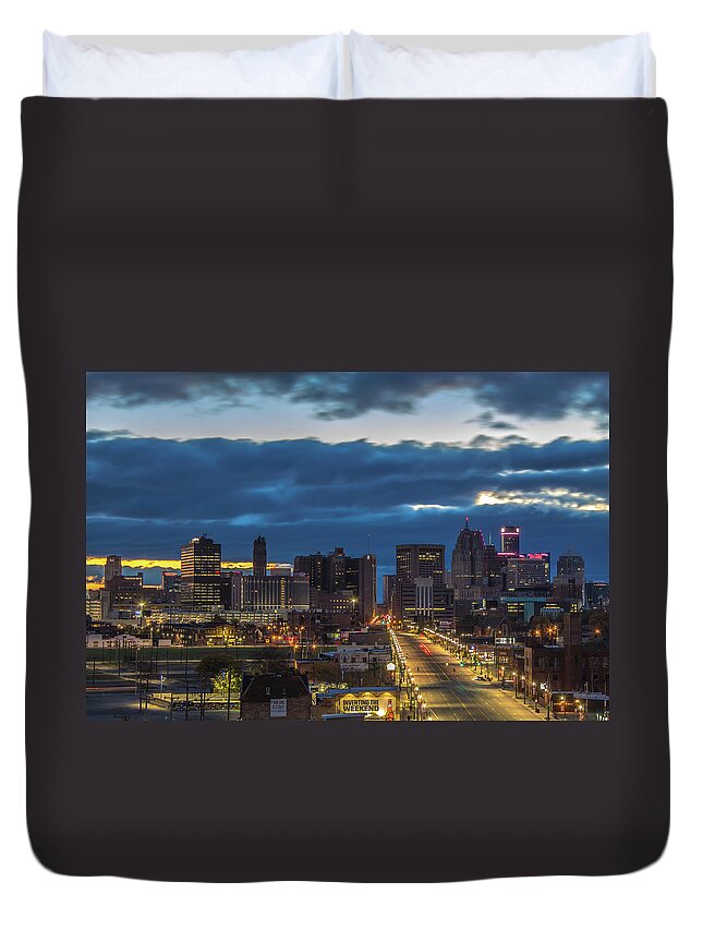 Detroit Duvet Cover featuring the photograph Early morning twilight in Detroit by Jay Smith