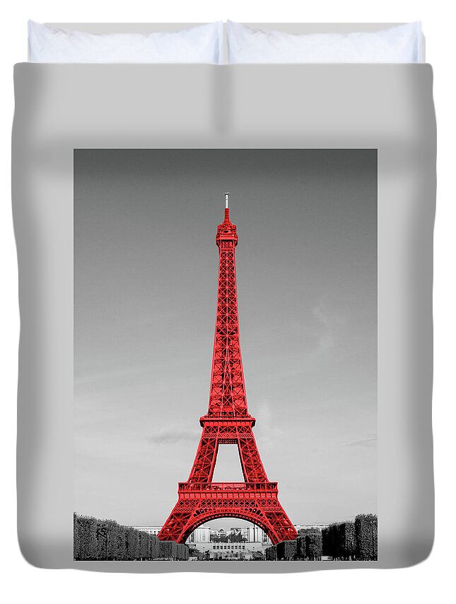 Eiffel Duvet Cover featuring the painting Eiffel Tower In Red by Emily Navas