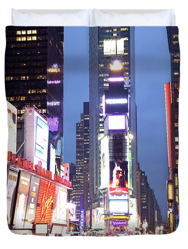 Pedestrian Duvet Cover featuring the photograph Elevated View Of Times Square by Travelpix Ltd