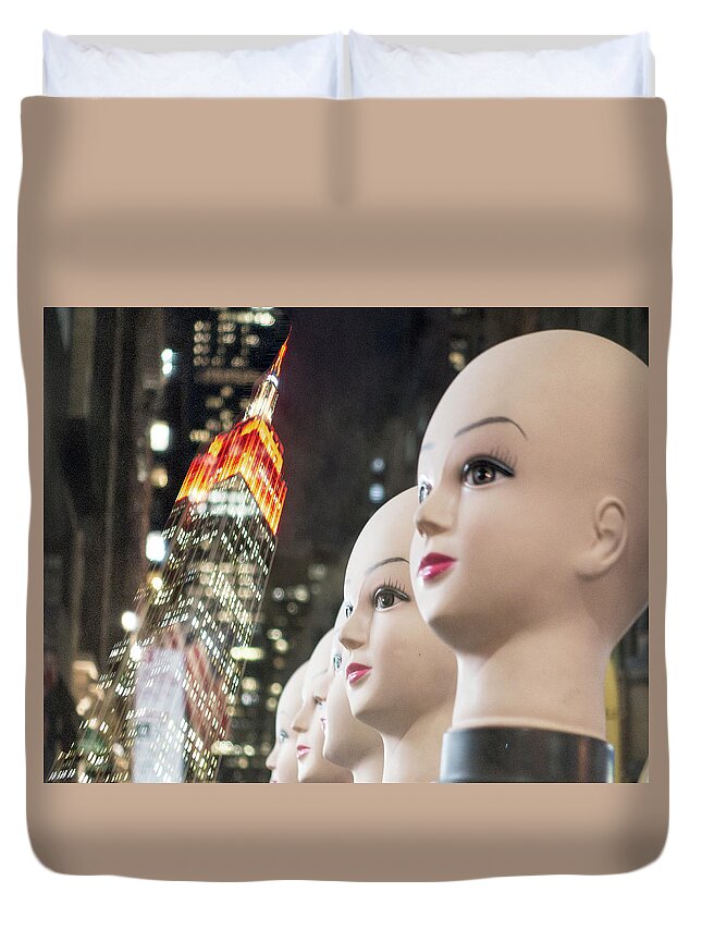 #digitalart Duvet Cover featuring the photograph Empire Heads by Ann Tracy