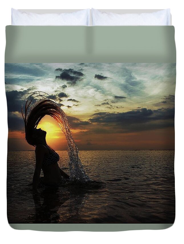  Duvet Cover featuring the photograph Feel the nature by Aiz