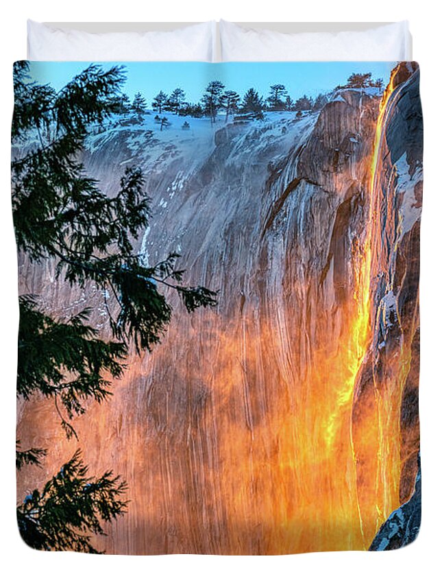 Yosemite Duvet Cover featuring the photograph Firefall on El Capitan by Kenneth Everett