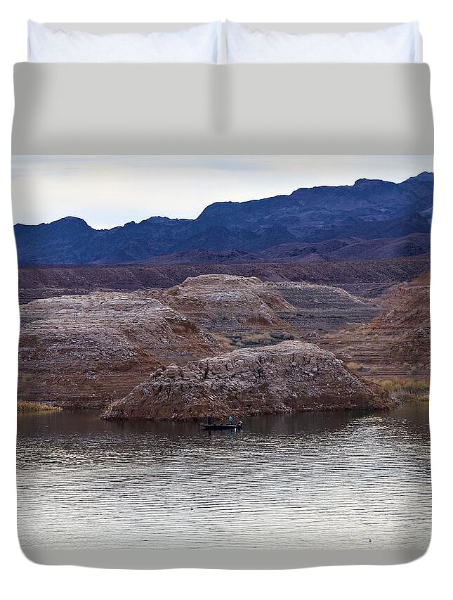 Lake Mead Duvet Cover featuring the photograph Fishermen by Maria Jansson