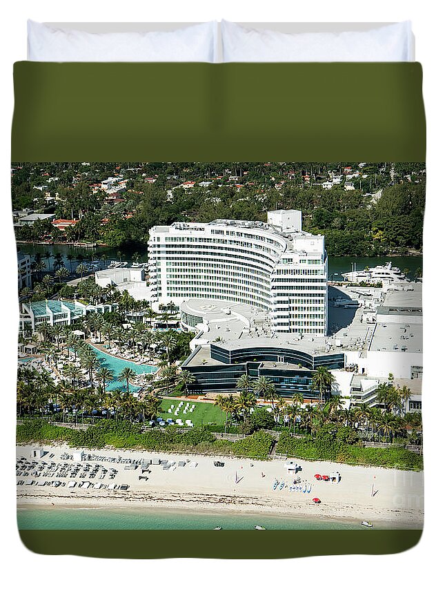 Fontainebleau Miami Beach Duvet Cover featuring the photograph Fontainebleau Miami Beach Aerial by David Oppenheimer