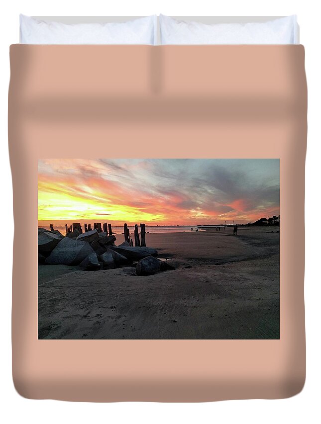Fort Moultrie Duvet Cover featuring the photograph Fort Moultrie Sunset by Sherry Kuhlkin