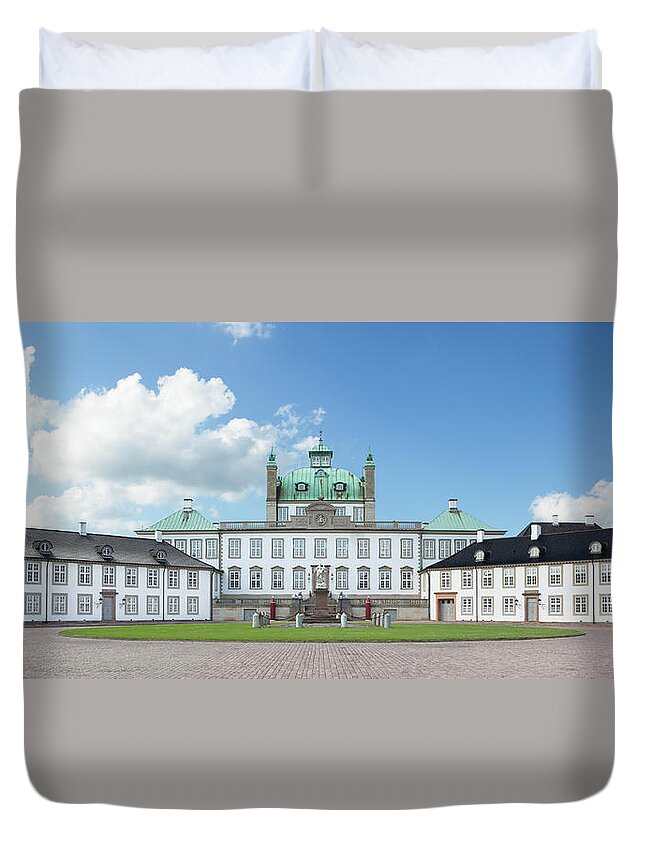 Panoramic Duvet Cover featuring the photograph Fredensborg Palace by Lordrunar