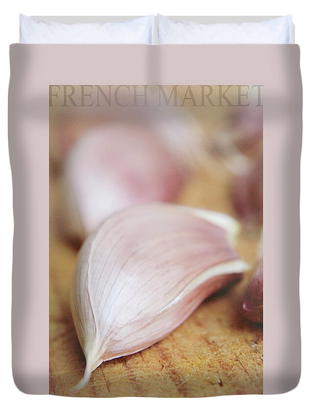 Retail Duvet Cover featuring the photograph French Market by Nona Reina · Fotografía