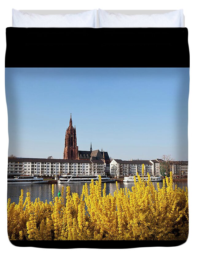 Built Structure Duvet Cover featuring the photograph Germany, Frankfurt, View Of Kaiserdom by Westend61