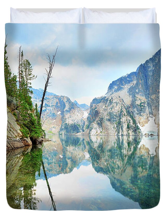 Tranquility Duvet Cover featuring the photograph Goat Lake On Cloudy Day In Sawtooth by Anna Gorin